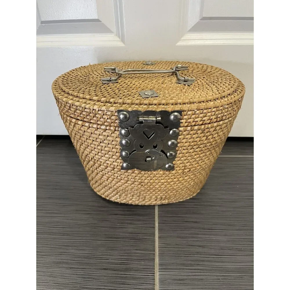Vintage Chinese Wicker Tea Basket With Tea Pot and Tea Cups- 4 Pieces - Picture 6 of 10